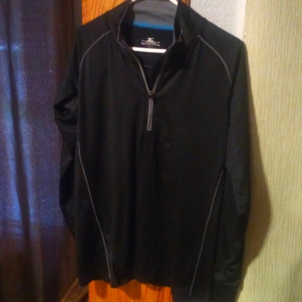 Black Mizuno performance pullover size large